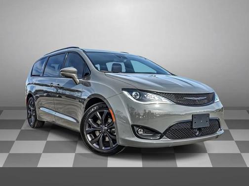 2020 Chrysler Pacifica Red S Edition