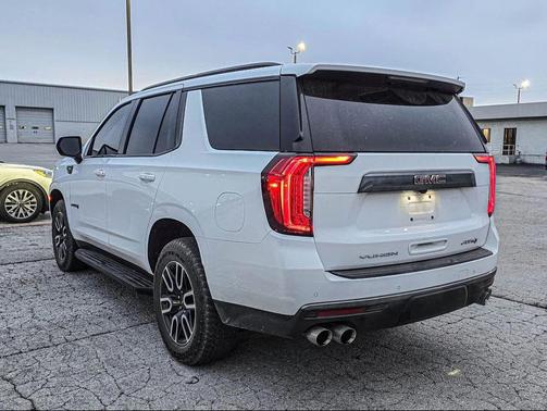 2022 GMC Yukon 4WD AT4