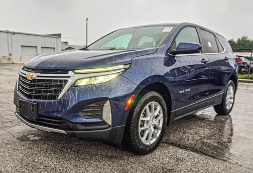Blue Glow Metallic 2022 Chevrolet Equinox 1LT