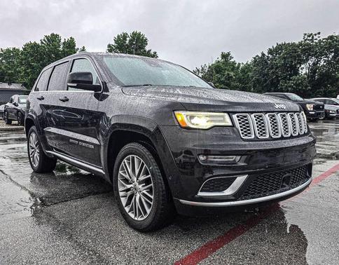 Diamond Black Crystal Pearlcoat 2017 Jeep Grand Cherokee Summit