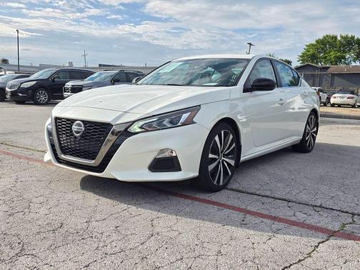 Pearl White Tricoat 2019 Nissan Altima 2.5 SR