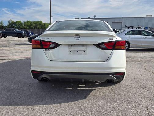 Pearl White Tricoat 2019 Nissan Altima 2.5 SR