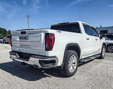 White Frost Tricoat 2021 GMC Sierra 1500 SLT
