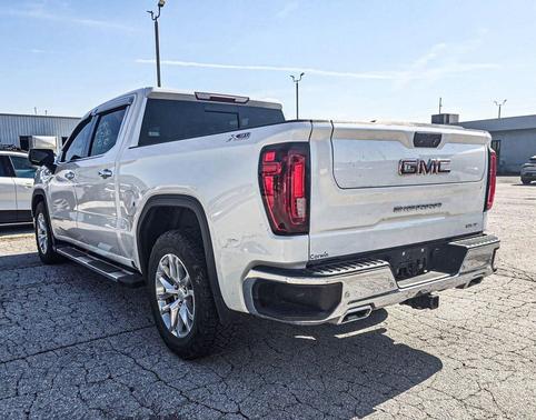 White Frost Tricoat 2021 GMC Sierra 1500 SLT