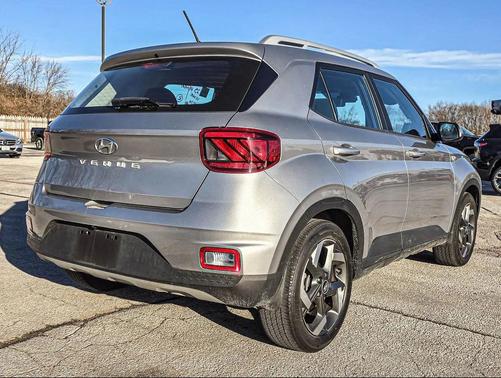 2023 Hyundai VENUE SEL