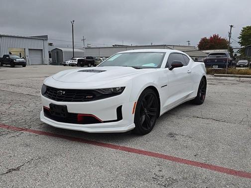 2022 Chevrolet Camaro RWD Coupe LT1