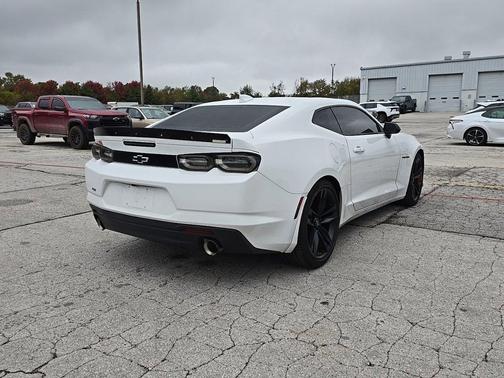 2022 Chevrolet Camaro RWD Coupe LT1
