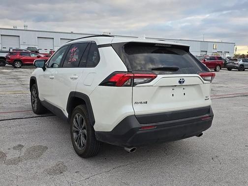 2022 Toyota RAV4 Hybrid XLE Premium