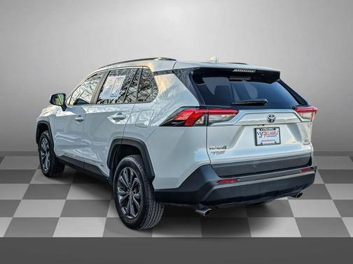 2022 Toyota RAV4 Hybrid XLE Premium