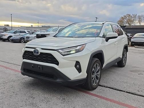 2022 Toyota RAV4 Hybrid XLE Premium