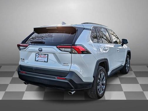 2022 Toyota RAV4 Hybrid XLE Premium