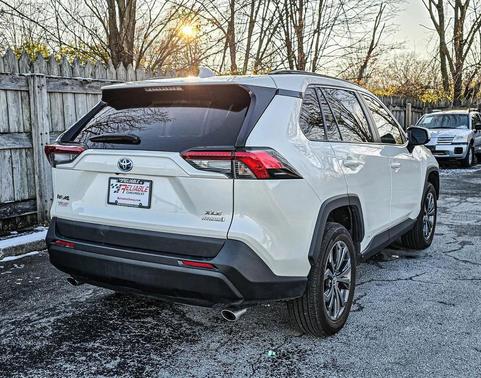 2022 Toyota RAV4 Hybrid XLE Premium