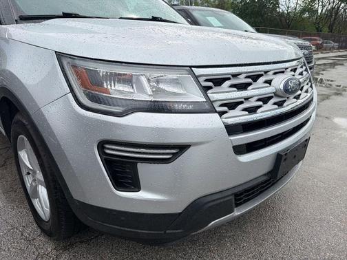 Ingot Silver Metallic 2018 Ford Explorer XLT