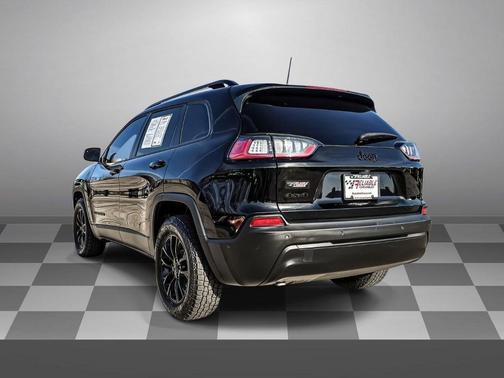 Diamond Black Crystal Pearlcoat 2023 Jeep Cherokee Altitude