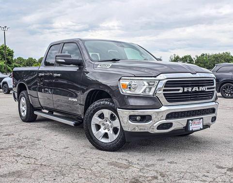 Granite Crystal Metallic Clearcoat 2020 RAM 1500 Big Horn/Lone Star