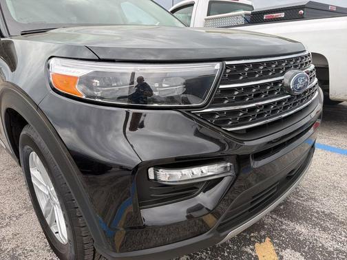 Agate Black Metallic 2024 Ford Explorer XLT