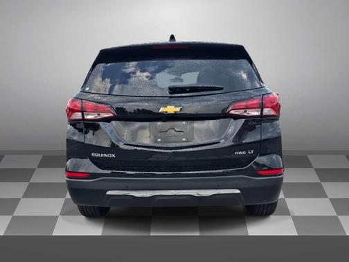 Mosaic Black Metallic 2024 Chevrolet Equinox 1LT