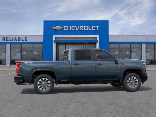 Lakeshore Blue Metallic 2026 Chevrolet Silverado 2500 Custom