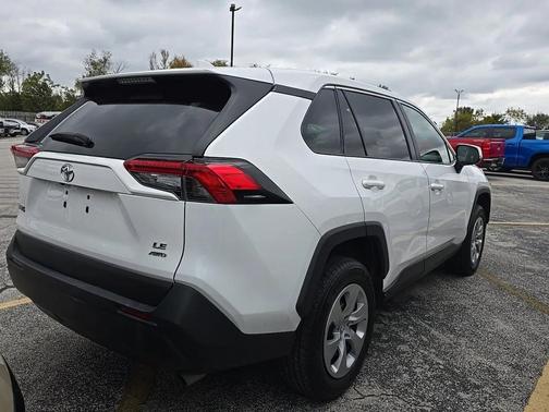 2022 Toyota RAV4 LE