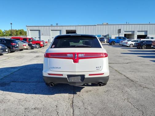 Photo 4 of 11 of 2012 Lincoln MKT EcoBoost