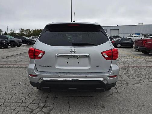 2018 Nissan Pathfinder SL