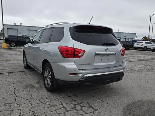 2018 Nissan Pathfinder SL