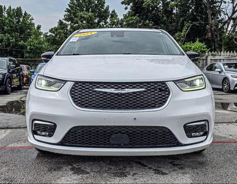 Bright White Clearcoat 2024 Chrysler Pacifica Hybrid Select