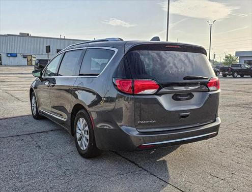 2018 Chrysler Pacifica Touring-L