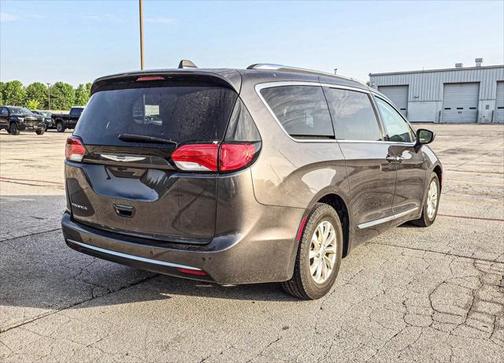 2018 Chrysler Pacifica Touring-L