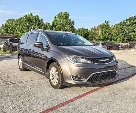 2018 Chrysler Pacifica Touring-L