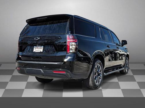 2023 Chevrolet Suburban 4WD Z71