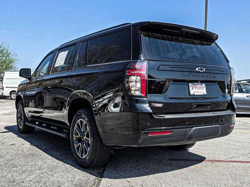 Black 2023 Chevrolet Suburban 4WD Z71