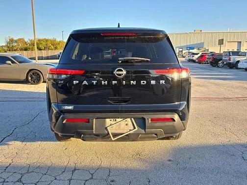 2022 Nissan Pathfinder S 2WD