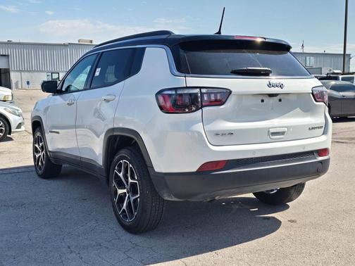 Bright White Clearcoat 2025 Jeep Compass Limited
