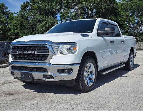 Bright White Clearcoat 2023 RAM 1500 Big Horn/Lone Star