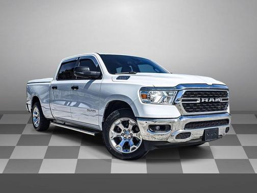 Bright White Clearcoat 2023 RAM 1500 Big Horn/Lone Star