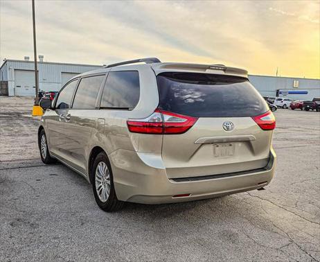 2015 Toyota Sienna XLE