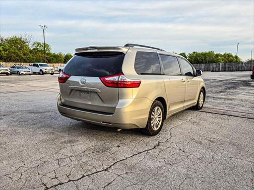 2015 Toyota Sienna XLE