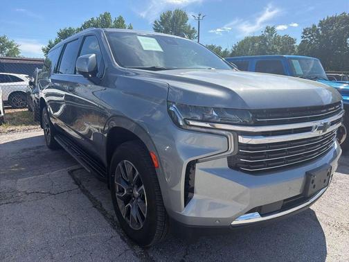 Sterling Gray Metallic 2023 Chevrolet Suburban LT