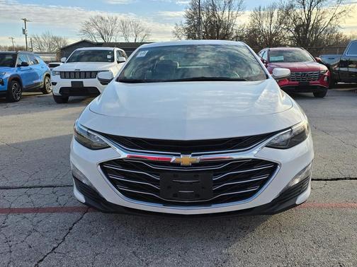 2022 Chevrolet Malibu FWD LT