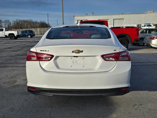 2022 Chevrolet Malibu FWD LT