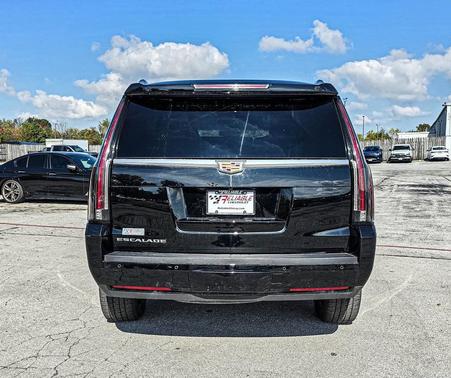 2016 Cadillac Escalade Luxury