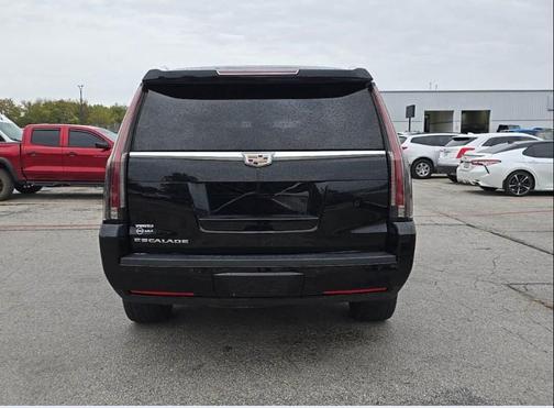 2016 Cadillac Escalade Luxury