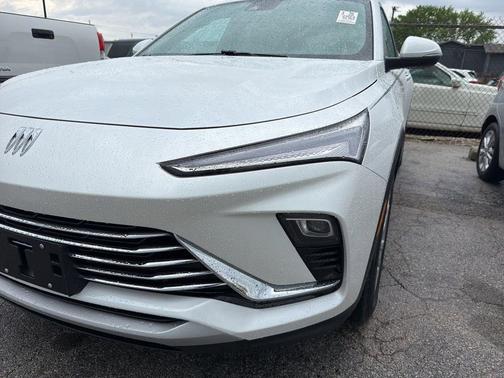 White Frost Tricoat 2024 Buick Envista Preferred FWD