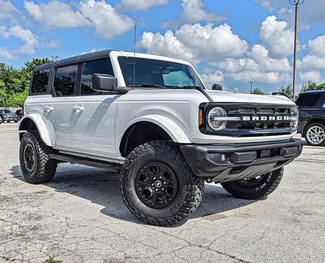 Oxford White 2022 Ford Bronco Wildtrak