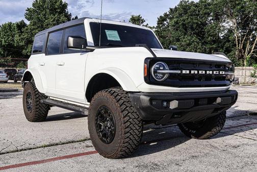 Oxford White 2022 Ford Bronco Wildtrak