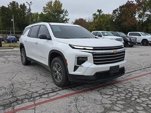 2024 Chevrolet Traverse LT