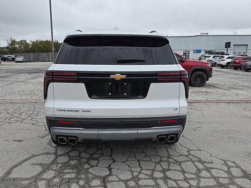 2024 Chevrolet Traverse LT