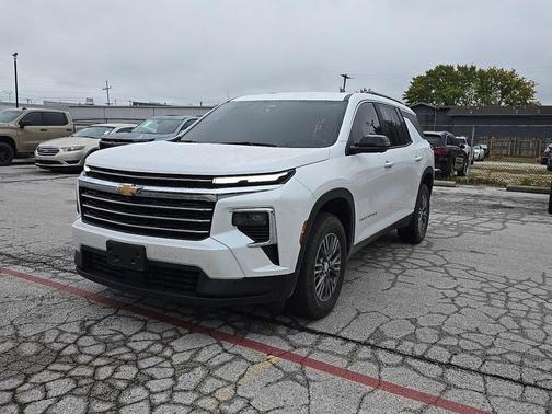 2024 Chevrolet Traverse LT