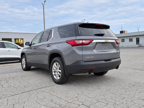 Satin Steel Metallic 2020 Chevrolet Traverse LS